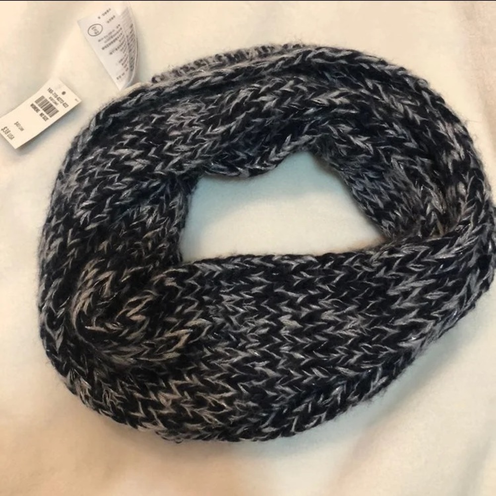 Abercrombie and Fitch Infinity Scarf